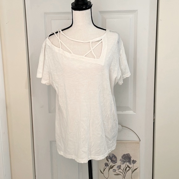 LNA Tops - ⭐️2 for $20⭐️ LNA White Strappy Neck Cutout Tee Shirt